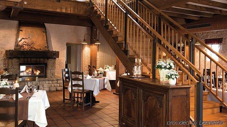 Victor'S Residenz-Hotel Schloss Berg Nennig Facilidades foto Restaurant Au Vieux Fournil