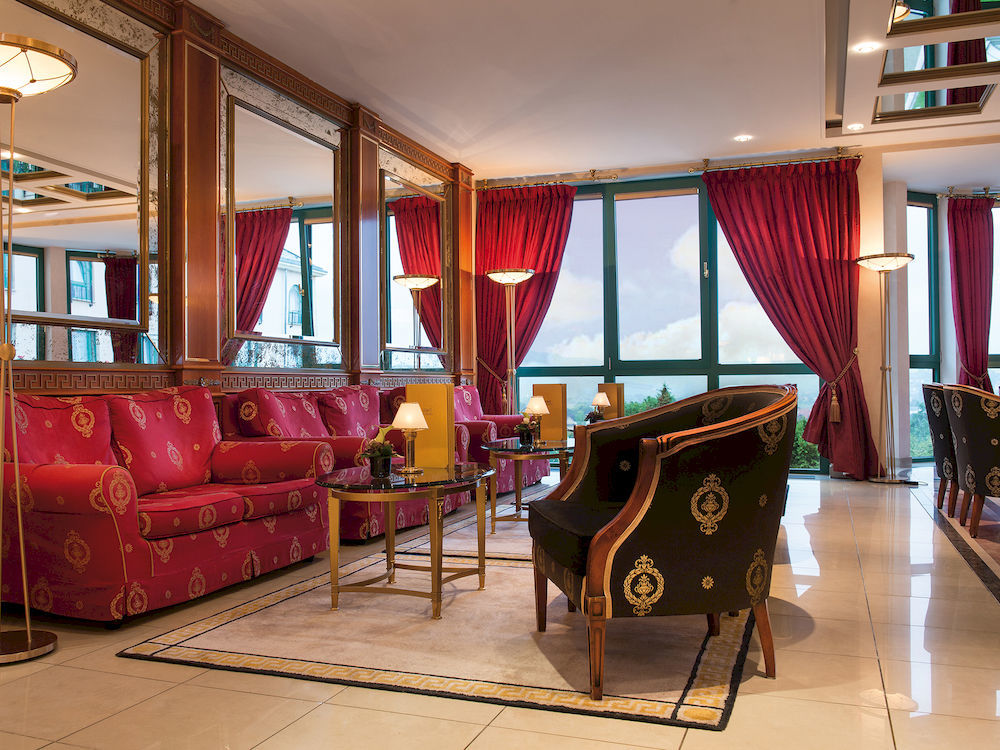 Victor'S Residenz-Hotel Schloss Berg Nennig Exterior foto Lobby